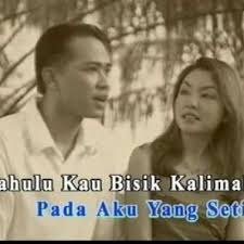 Adakah kau lupa kita pernah berjaya adakah kau lupa kita pernah berkuasa memayungi dua pertiga dunia menrentas benua. Lirik Lagu Adakah Kau Setia Stings