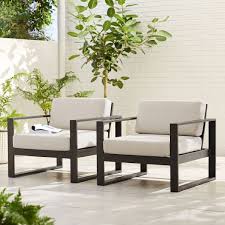 Is there a blue product available in resin patio chairs? Portside Aluminum Outdoor Lounge Chair