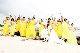 Vestido Amarillo Para Damas Boda En Playa Damas De Boda Boda Boda En La Playa