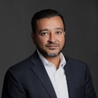 Everyone's talking about Salesforce firing 4,000 people for AI. Nobody's  talking about why their revenue growth tanked at the same time. Salesforce  didn't forget how to sell. They're one of the most… |