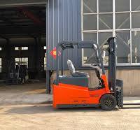 Sıcak satış elektrikle çalışan forklift 1ton 1.5T 3 tekerlekli elektrikli  sayaç denge forklift üç tekerlekli
