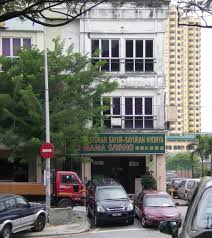 Today, taman desa medical centre (tdmc), which has more than 22 consultant specialists with a talented group of support staff that has been well trained to deliver quality healthcare, treats over 35,000 patients a year. Vegetarian Bual Bual Kosong Page 2