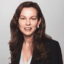 Danielle Lauzon's Instagram, Twitter & Facebook