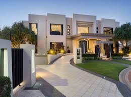 Contemporary Waterfront Mansion In Queensland Australia With 20 Car Garage House Front Design House Designs Exterior House Styles