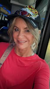 🔥 Planking Pop-Up to Planking Lifestyle! 🔥, Did you know just 1-2 minutes  of planking daily can strengthen your core, improve posture, reduce back  pain, and even boost metabolism? 💪🏽🔥 Studies show ...