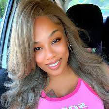 Erykah Badu and a baby Puma ✨✨