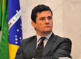 Moro largou carreira de juiz federal para virar ministro e disse ter aceitado o convite de bolsonaro por estar 'cansado de tomar bola nas costas'. Sergio Moro