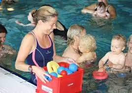 Wissenswerte fakten rund um das thema ab wann babyschwimmen? Ab Wann Babyschwimmen Und Warum Babyschwimmen Schwimmschule Beluga