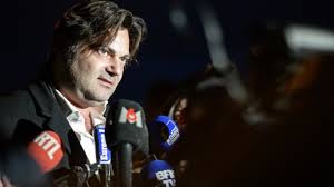 Pour les articles homonymes, voir calvi (homonymie). Epouse De Yves Calvi Complainable