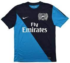The arsenal football club is a professional football club based in islington, london, england that plays in the premier league, the top flight of english football. 2012 13 Arsenal Shirt M Boys 140 152 Cm Football Soccer Premier League Arsenal London Classic Shirts Com