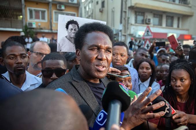 Mozambique Opposition Leader Mondlane Plans Return to Nation on Edge - Bloomberg