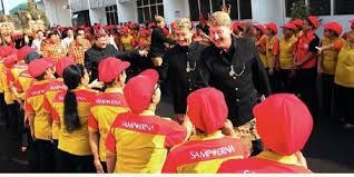 Di tangan mereka, logo menggurita dengan ratusan gerai dan lebih dari 1.500 karyawan. Gerak Cepat Pemecatan Disambut Tepuk Tangan Merdeka Com