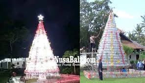 5 ide dekorasi natal sederhana yang unik dan lucu, ada miniatur pohon natal, manusia salju, dan karakter lucu. Nusabali Com Pohon Natal Dari 2 317 Botol Plastik Bekas