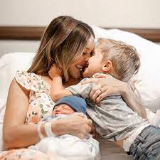 hervorragende informationen zum stillen finden sie auf unseren webseiten guck mal newborn family photos newborn hospital pictures newborn photos