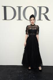 Vedi i prezzi e le recensioni dei clienti. Christian Dior Spring 2019 Ready To Wear Collection Vogue