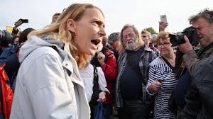 Tip zadejte název alba nebo přezdívku či jméno člověka, kterého hledáte. Protiuprchlicka Demonstrace V Chemnitz Youtube