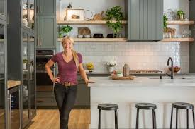 Hgtv S Jasmine Roth On How To Decorate With Night Watch 2019 S It Paint Color In 2020 The Block Kitchen Hgtv Kitchens Farm Kitchen