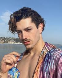 Summer is almost here, & the beach and I are falling in love 🌹✨🏝