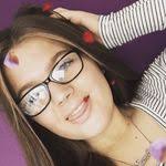 Candice Bingham's Instagram, Twitter & Facebook