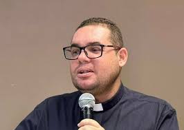 Rodrigo Dias apresenta versão de seu livro em Salamanca na Espanha