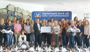 Aufgrund der aktuellen lage kann es bei den öffnungszeiten ihrer bank zu einschränkungen und abweichungen zu den hier gezeigten zeiten kommen. Westerwald Bank Unterstutzt Kindertagesstatten Kinderbusse Und Juniorcars Im Wert Von 86 000 Euro Ubergeben Ww Kurier De