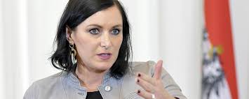 Umweltschutz: Vorwürfe gegen Köstinger in Sachen UVP