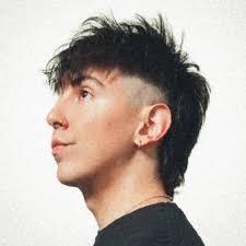 Hayley Langley's Instagram, Twitter & Facebook