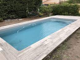 contour de piscine de type lame imitation parquet outdoor decor pool outdoor