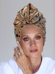 Fashion Turbans: The Perfect Pool Party Accessory for a Stylish Summer