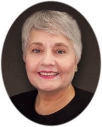 Elizabeth Crain's Instagram, Twitter & Facebook