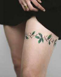 Leaves Wrapped Around The Left Thigh By Rey Jasper Leg Tattoos Women Leg Tattoo Tattoos