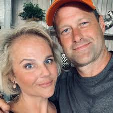 Happy Birthday to Meredith Baxter and Michael Gross 🎂🎈🥳