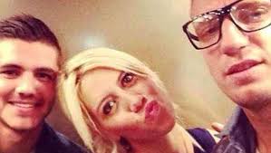 Geçtiğimiz günlerde maxi lopez, arjantin basınına 3 çocuğunun annesi wanda nara hakkında bomba açıklamalarda bulundu. Youtube Unpleasant The Reunion Between Mauro Icardi Wanda Nara And Maxi Lopez After 3 Years Video Overall Sport World Football