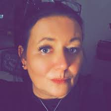 Life moves differently at the New Forest House. 🌳 Here, nature sets the  pace and all it asks is that you take it easy—no problem when there's an  outdoor pool, private sauna