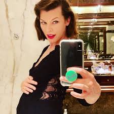 Lots choices of milla jovovich pictures. Milla Jovovich Uber Ihre Schwangerschaft Ich Hatte Gemischte Gefuhle Der Spiegel