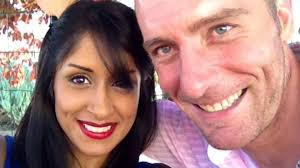 Chaque année depuis 2006, les téléspectateurs peuvent écrire à des agriculteurs célibataires dans l'espoir de trouver l'amour. Stephane Edouard Et Praveena Le Clash Bidon Dans Le Reseau Maconnique Spectaculaire