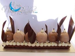 Buche Boules De Noel Aux Trois Chocolats A Mes Nuits Blanches Dessert Noel Boule Dessert Noel Idee Repas Noel