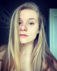 Happy Wednesday!!!☀️☀️☀️ • I wanted to address a topic that I feel a lot of  people have dealt with in the past or are currently dealing with it!❤️ •  Some people struggle