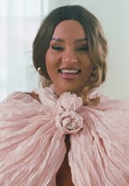 Self Love: Un Hymne à l'Amour de Soi