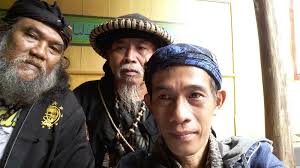 Durungkeun ku sang dewa 'jampi lari' bismillaahir rahmaanir rahim. Buku Rajah Sumedang Dipa Atmaya Cipaku Darmaraja