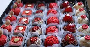 Receitas de docinhos com formatos variados, escolha a sua: 7 Tipos De Forminhas De Doces Para Casamento Lejour