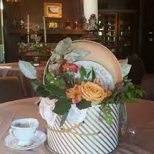 Vintage Hat Box Centerpiece Tea Party Centerpieces Boxes Wedding Decor Vintage Party Ideas