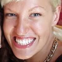 Colette Meek's Instagram, Twitter & Facebook