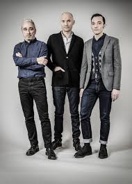 Перевод песни je t'emmène au vent — рейтинг: Telephone Louise Attaque Mickey 3d Et Si On Se Remettait Ensemble