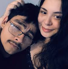 Is anyone else experiencing lights flickering in New London?