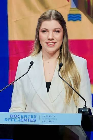 Infanta Sofía Delivers Her First Ever Official Public Speech — Historic Moment in Zaragoza, Spain. Infanta Sofía, youngest daughter of King Felipe VI and Queen Letizia of Spain, has marked a major