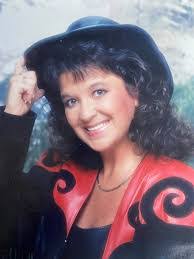 Taylor Danner's Instagram, Twitter & Facebook