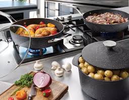 The majority of ranges feature a power burner that can output high temperatures needed for rapid boiling, and a simmer burner for. Why You Should Use Settings Other Than High On Your Stovetop