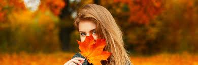 La caduta dei capelli in autunno è provocata da cambiamenti ormonali, ma è anche il risultato dei danni provocati dal sole o dallo stress. La Caduta Di Capelli In Estate Ed In Autunno Lo Studio Scientifico