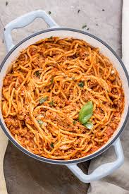 Easy Meaty Spaghetti Recipe Makes For The Perfect Dinner Recipe Simple And Delicious Spaghetti Spaghetti Recipes Easy Spaghetti Recipes Basic Meatball Recipe